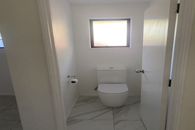 Photo of property in 20 Taupata Street, Redcliffs, Christchurch, 8081