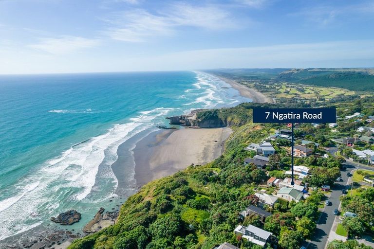 Photo of property in 7 Ngatira Road, Muriwai, Waimauku, 0881