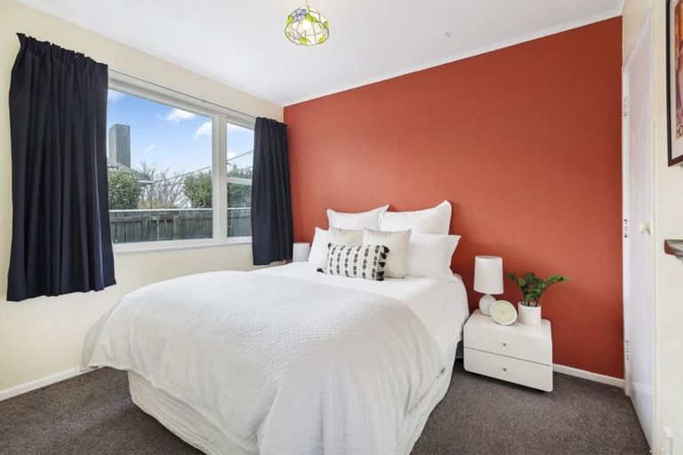 Photo of property in 140 Broderick Road, Johnsonville, Wellington, 6037