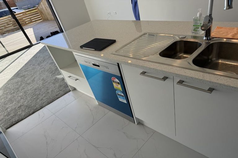 Photo of property in 14 Parahau Road, Papakura, 2110