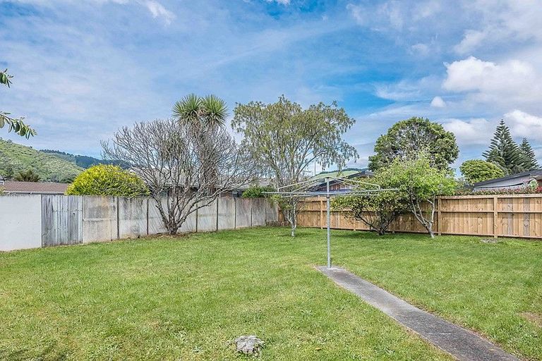 Photo of property in 3 Belvedere Avenue, Waikanae, 5036