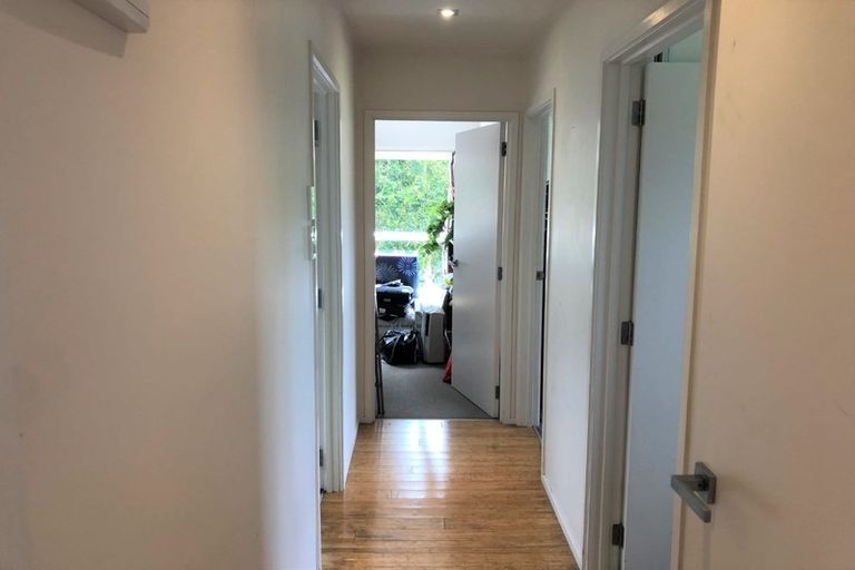 Photo of property in 1/42 Seacliffe Avenue, Belmont, Auckland, 0622