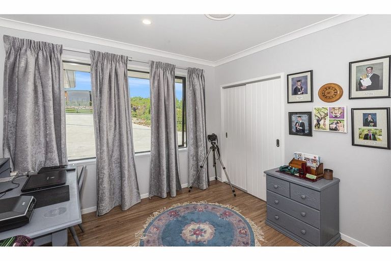 Photo of property in 21 Capstone Place, Te Kamo, Kamo, 0185