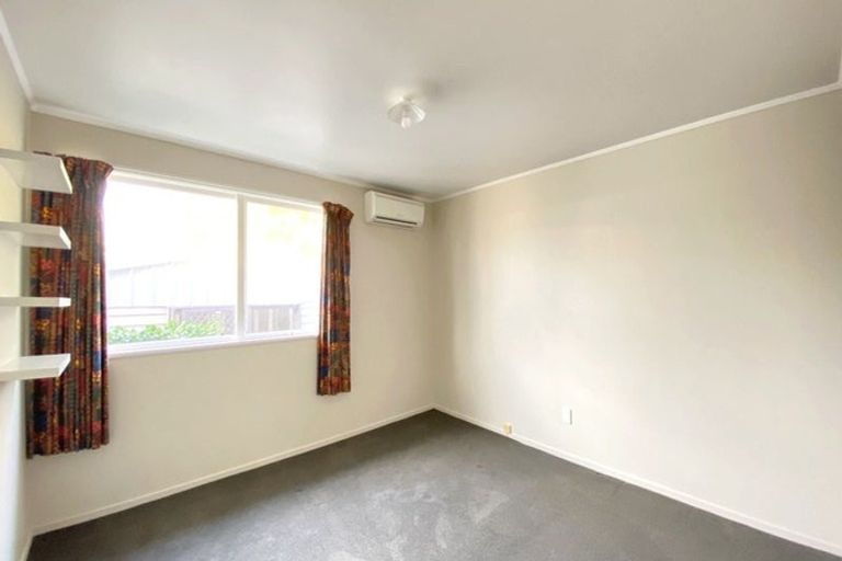 Photo of property in 37 Cheval Drive, Totara Vale, Auckland, 0629