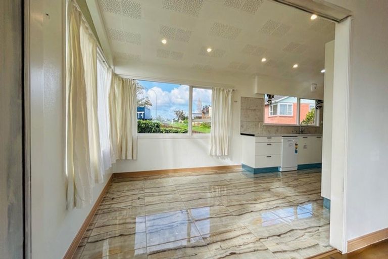 Photo of property in 24 Sunnyhill Crescent, Sunnyhills, Auckland, 2010