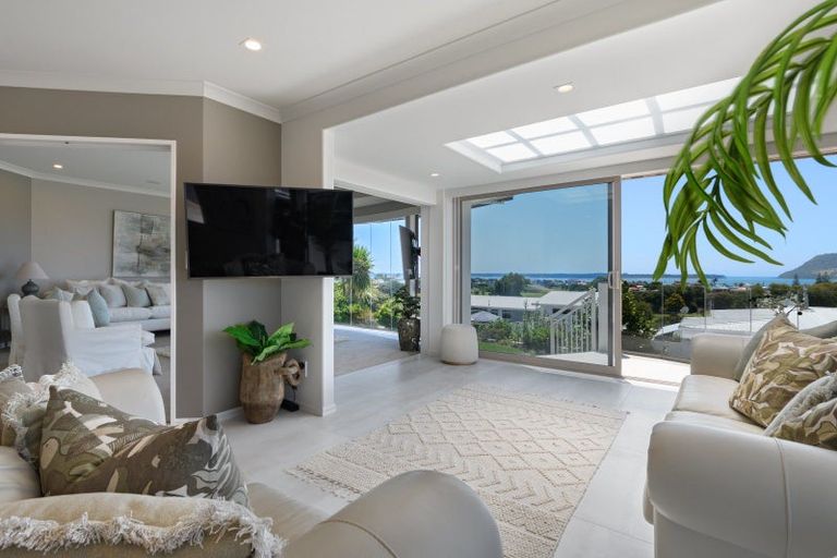 Photo of property in 3 Seaview Road, Otumoetai, Tauranga, 3110