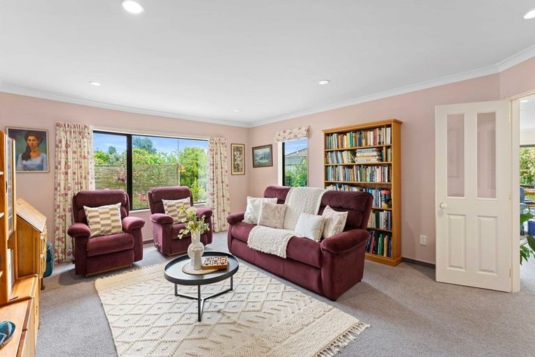 Photo of property in 166 Milne Drive, Paraparaumu, 5032