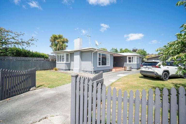 Photo of property in 88 Wikiriwhi Crescent, Awapuni, Palmerston North, 4412
