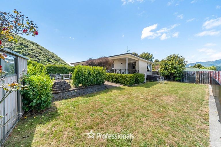 Photo of property in 3 Utah Grove, Totara Park, Upper Hutt, 5018