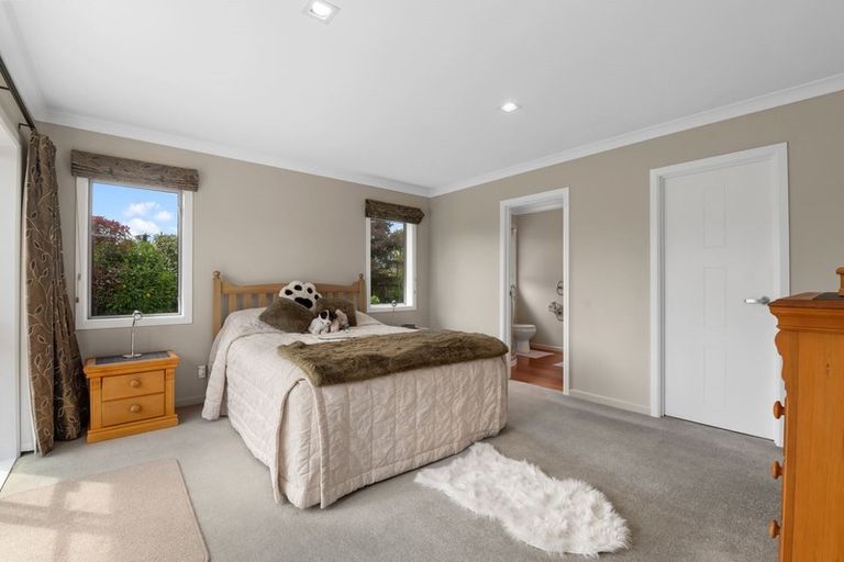 Photo of property in 16 Holden Avenue, Holdens Bay, Rotorua, 3010