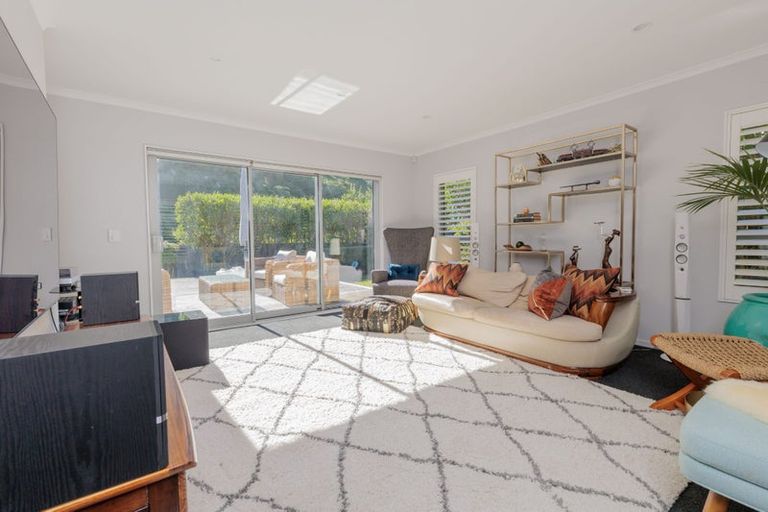 Photo of property in 202 Westchester Drive, Churton Park, Wellington, 6037