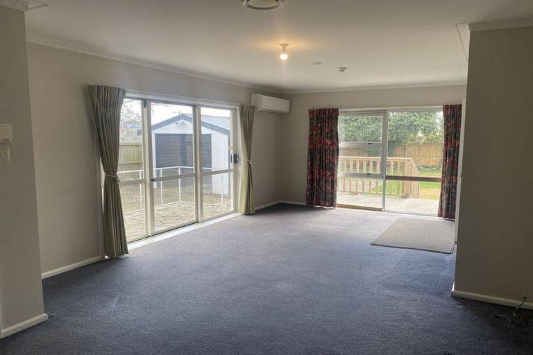 Photo of property in 5 Prestons Road, Redwood, Christchurch, 8051