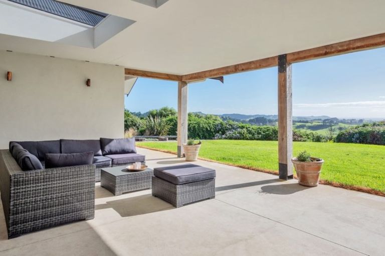 Photo of property in 29 Shine Road, South Head, Helensville, 0874