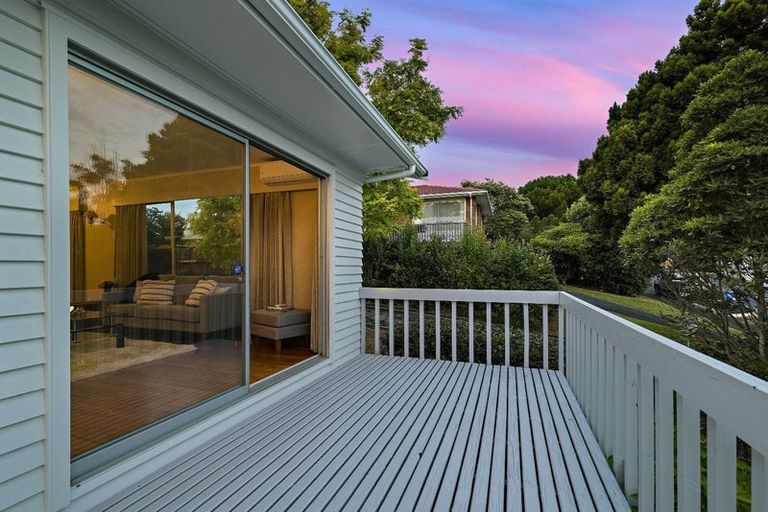 Photo of property in 15 Zita Maria Drive, Massey, Auckland, 0614