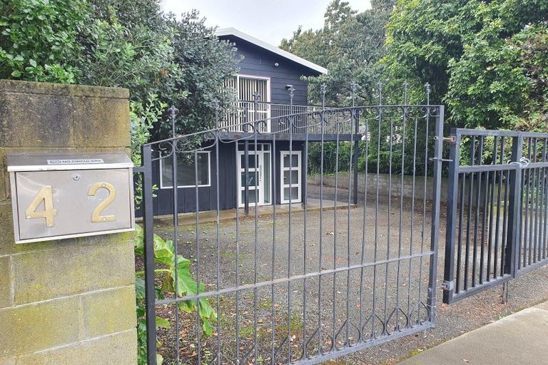 Photo of property in 42 Kapiti Road, Paraparaumu, 5032