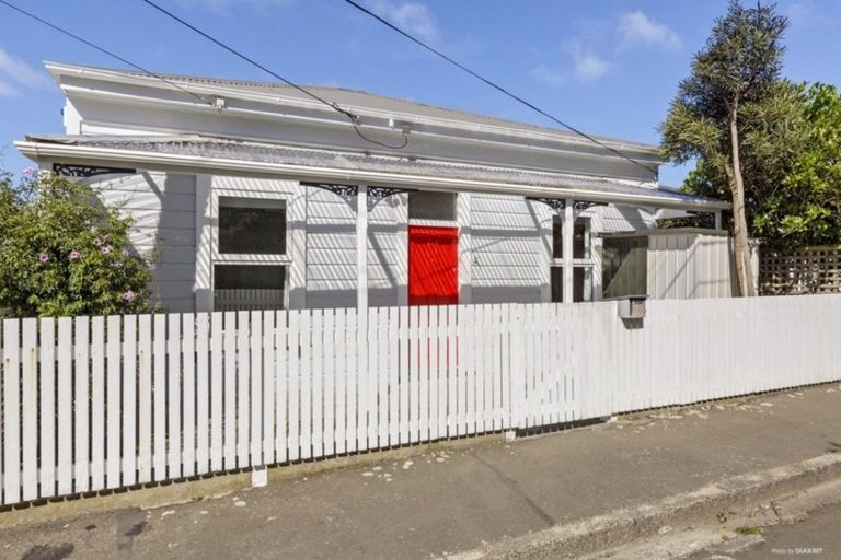 Photo of property in 87 Te Wharepouri Street, Berhampore, Wellington, 6023