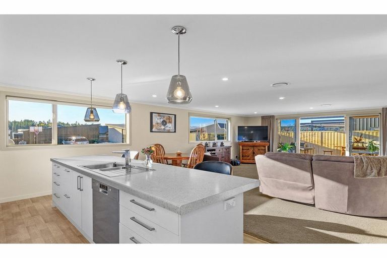 Photo of property in 5 Kinnaird Close, Alexandra, 9320