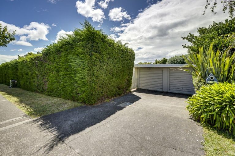Photo of property in 11 Tauroa Road, Havelock North, 4130