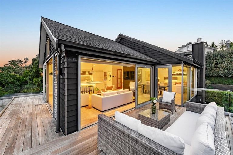 Photo of property in 7a Prospect Terrace, Milford, Auckland, 0620