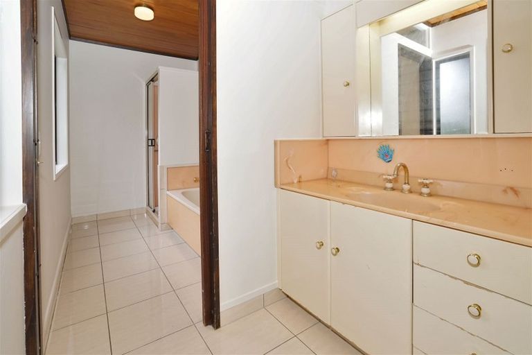 Photo of property in 23 Kensington Place, Fairfield, Hamilton, 3214