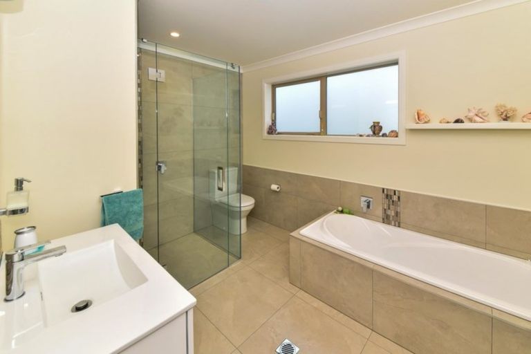 Photo of property in 49a Torkar Road, Clarks Beach, 2122