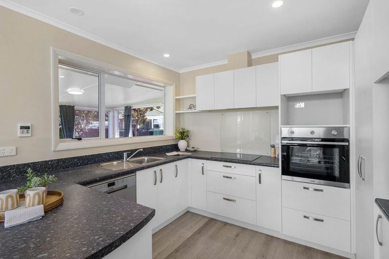 Photo of property in 52 West-watson Avenue, Hillmorton, Christchurch, 8025