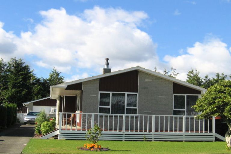 Photo of property in 74 Holdsworth Avenue, Trentham, Upper Hutt, 5018