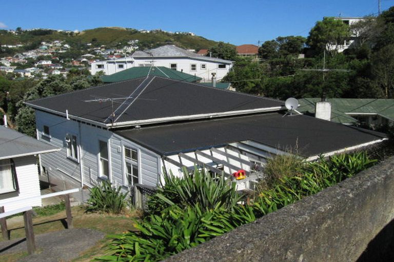 Photo of property in 15 Freeling Street, Island Bay, Wellington, 6023