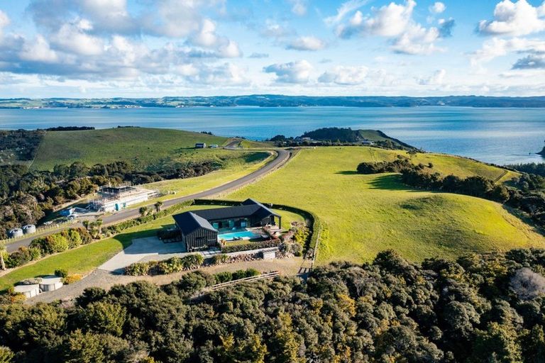 Photo of property in 4 Te Wairoa Lane, Tinopai, Matakohe, 0593