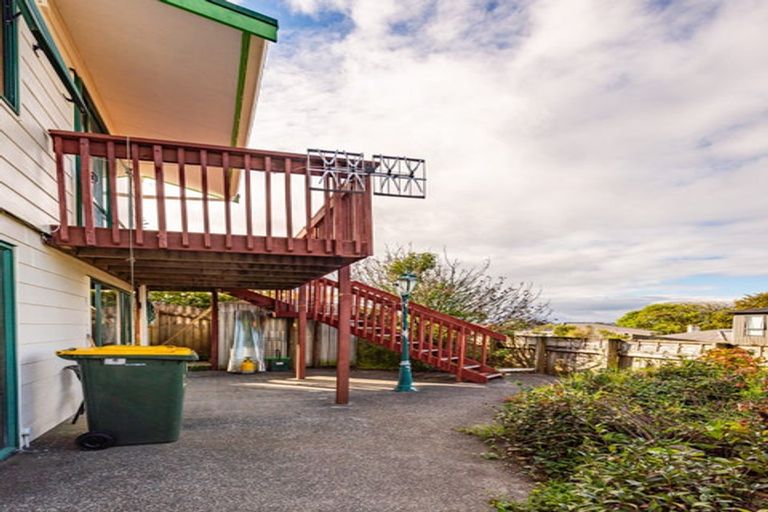 Photo of property in 40 Bruce Road, Glenfield, Auckland, 0629