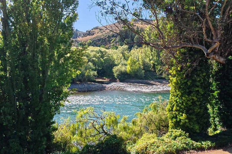 Photo of property in 96 Cheviot Street, Roxburgh, 9500