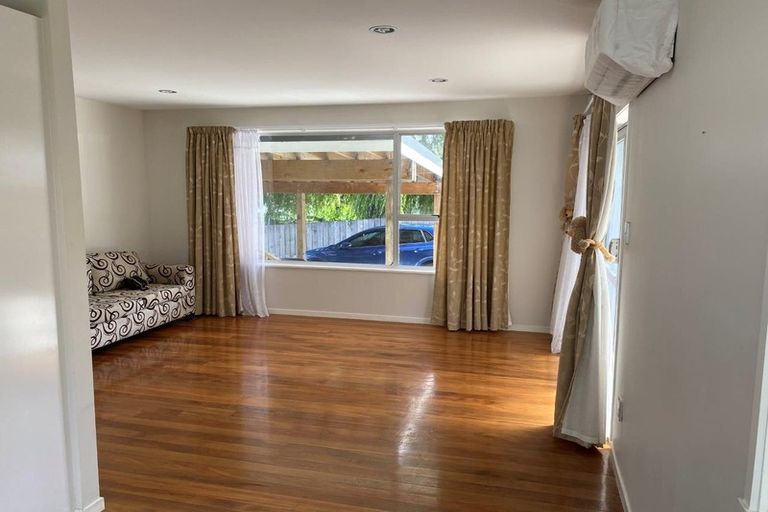 Photo of property in 27 Normanton Street, Glenfield, Auckland, 0629
