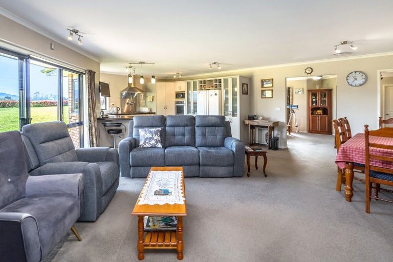 Photo of property in 302 Para Road, Parkvale, Carterton, 5792