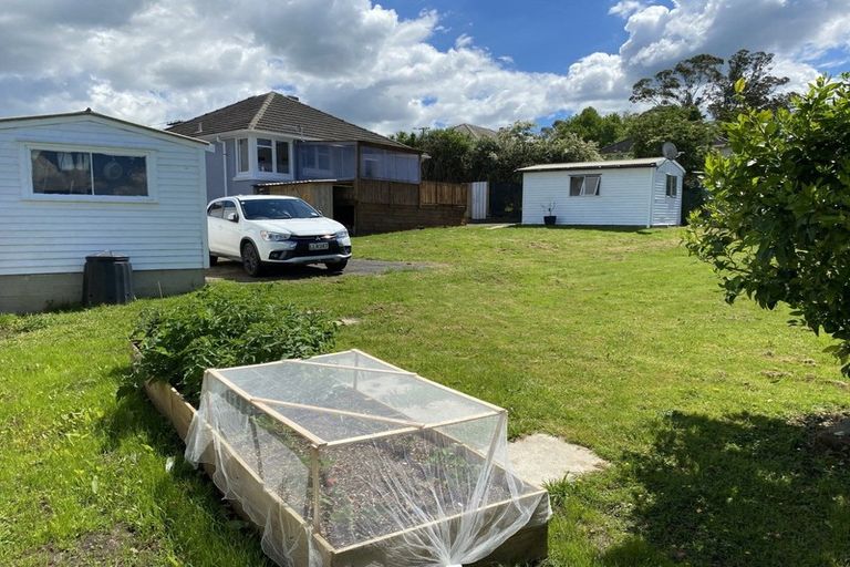 Photo of property in 2 Tainui Street, Meremere, Mercer, 2474