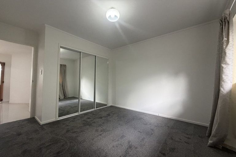 Photo of property in 5a Thurston Place, Bucklands Beach, Auckland, 2012