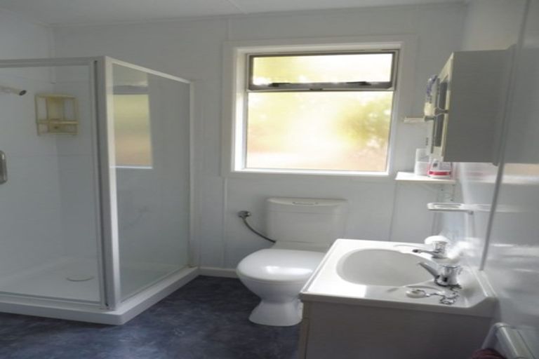 Photo of property in 35 Milton Terrace, Picton, 7220