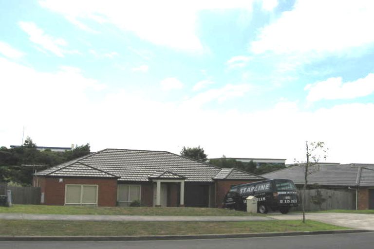 Photo of property in 74 Bluebird Crescent, Unsworth Heights, Auckland, 0632