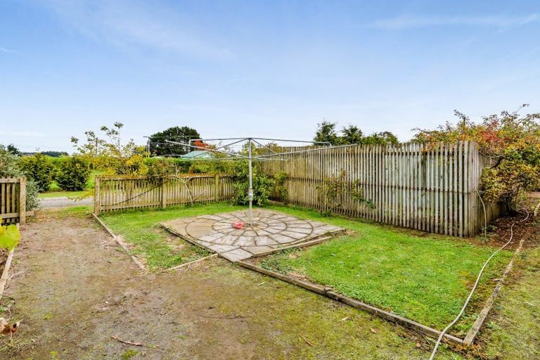 Photo of property in 5883 Mountain Road, Normanby, Hawera, 4673
