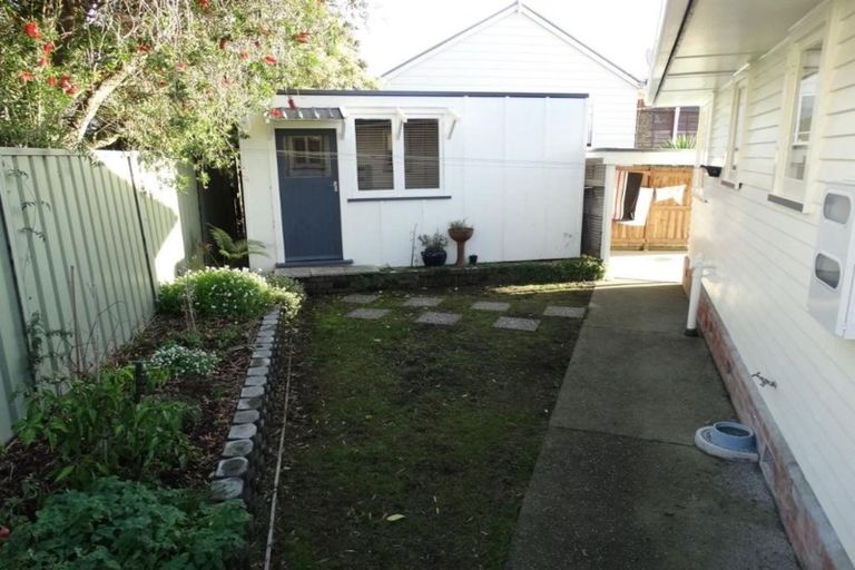 Photo of property in 1/3 Mackenzie Street, Te Atatu South, Auckland, 0610