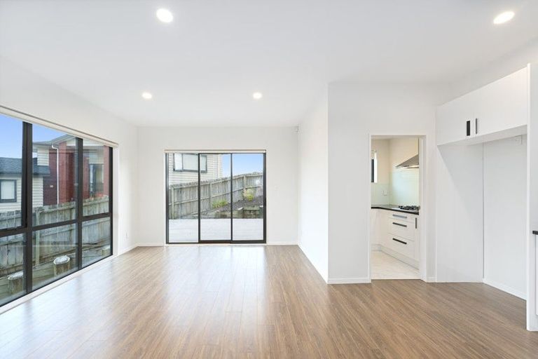 Photo of property in 55 Platinum Rise, Ranui, Auckland, 0612