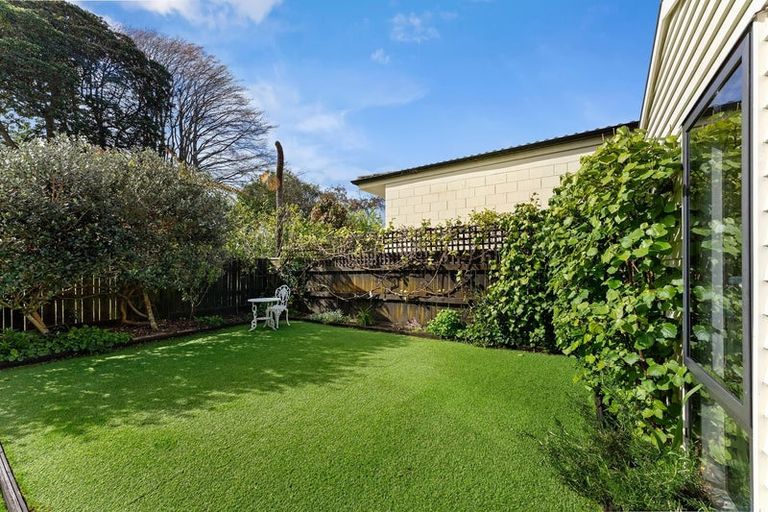 Photo of property in 387a Te Moana Road, Waikanae, 5036