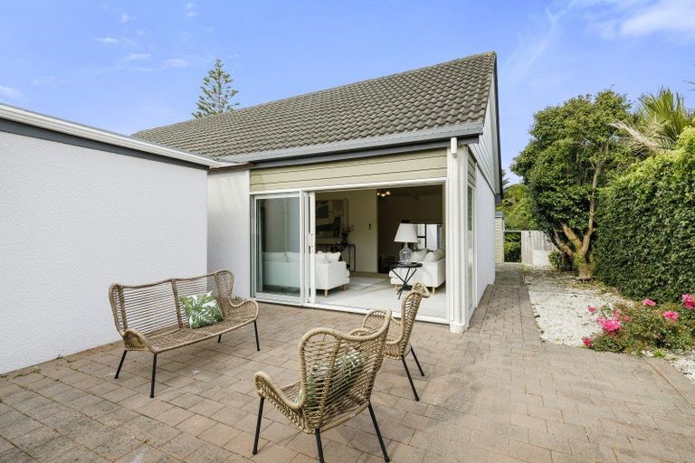Photo of property in 76a Wai-iti Crescent, Woburn, Lower Hutt, 5010
