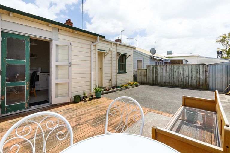 Photo of property in 85 Waldegrave Street, Palmerston North, 4410