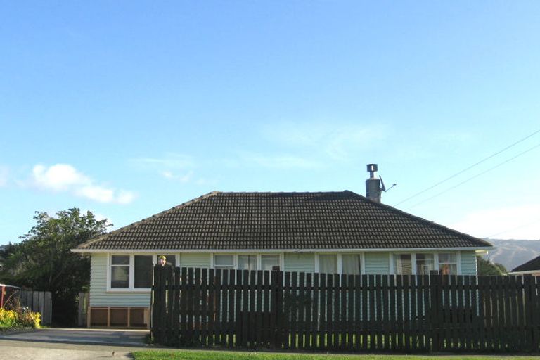 Photo of property in 7 Castor Crescent, Cannons Creek, Porirua, 5024