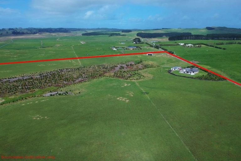 Photo of property in 413a Baylys Coast Road, Dargaville, 0377