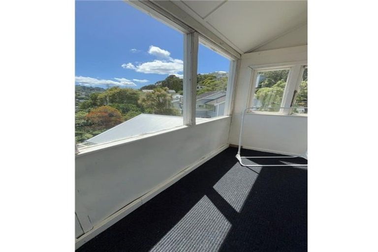 Photo of property in 37 Raroa Road, Kelburn, Wellington, 6012