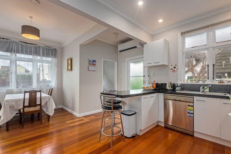 Photo of property in 10 Hardie Street, Hokowhitu, Palmerston North, 4410