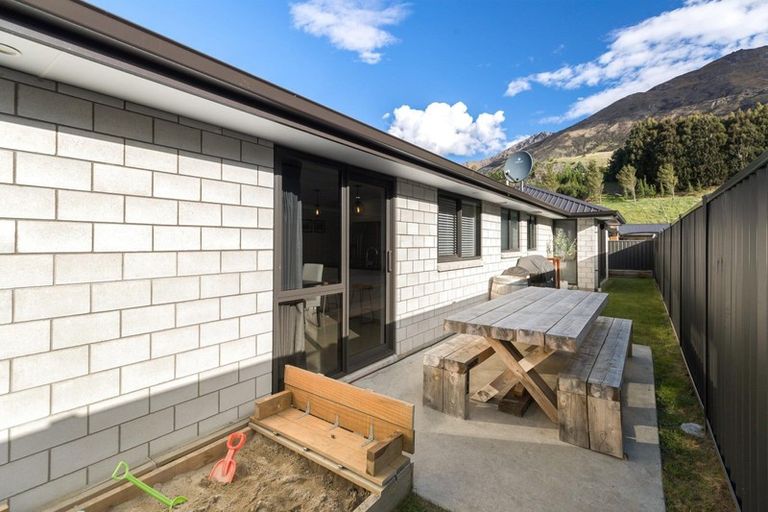 Photo of property in 26 Violet Way, Lower Shotover, Queenstown, 9304