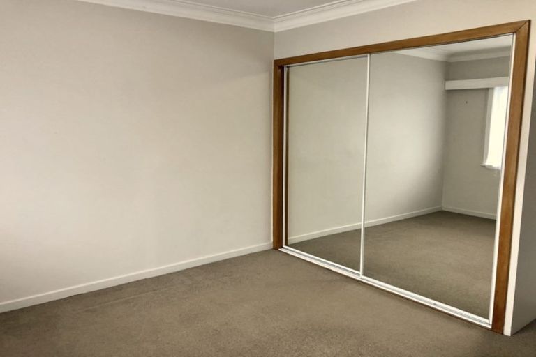 Photo of property in 100 Rosier Road, Glen Eden, Auckland, 0602