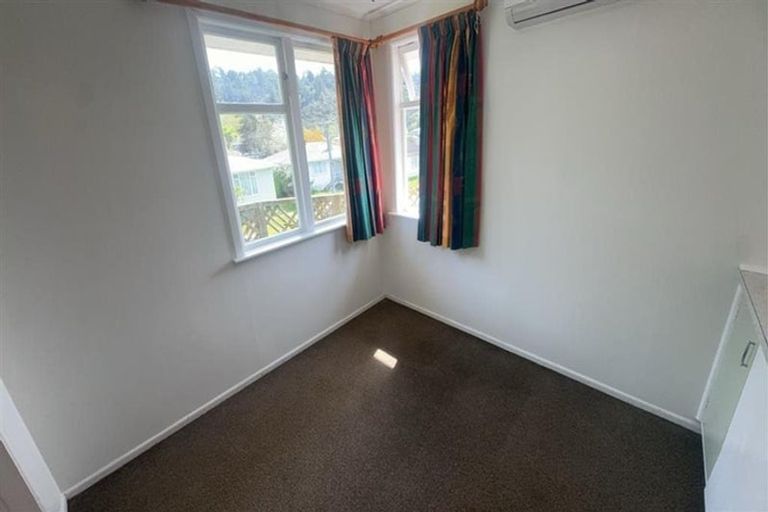 Photo of property in 14 Thomson Grove, Stokes Valley, Lower Hutt, 5019